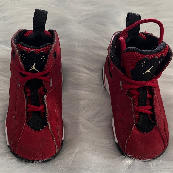 Jordan Kids Sneakers in Red and Black - Picture 1 of 5